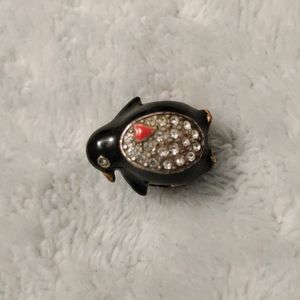 CUTE🫶PENGUIN 🐧 PANDORA CHARM💎 DIAMOND BELLY WITH RED ♥️ HEART✨